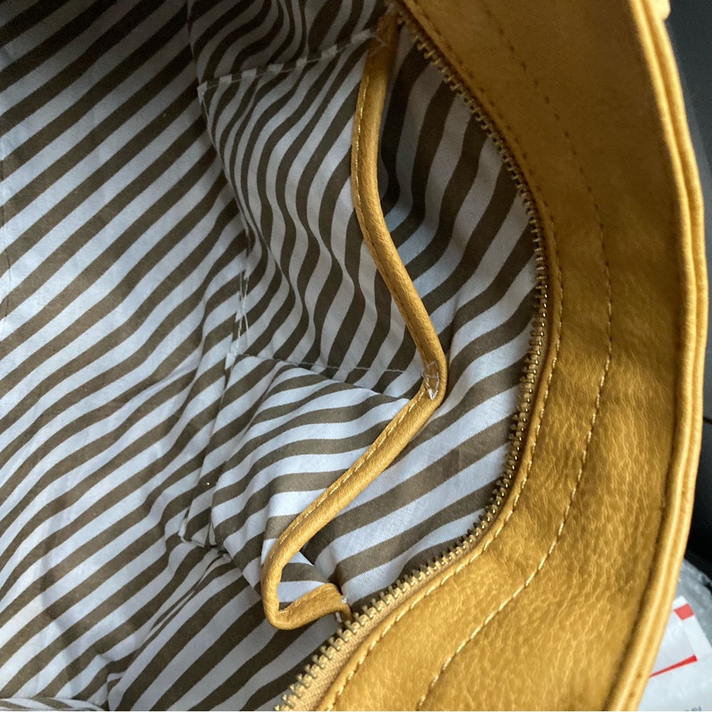 Steven by STEVE MADDEN LEATHER BAG Mustard tone. leather handbag. - Picture 4 of 12